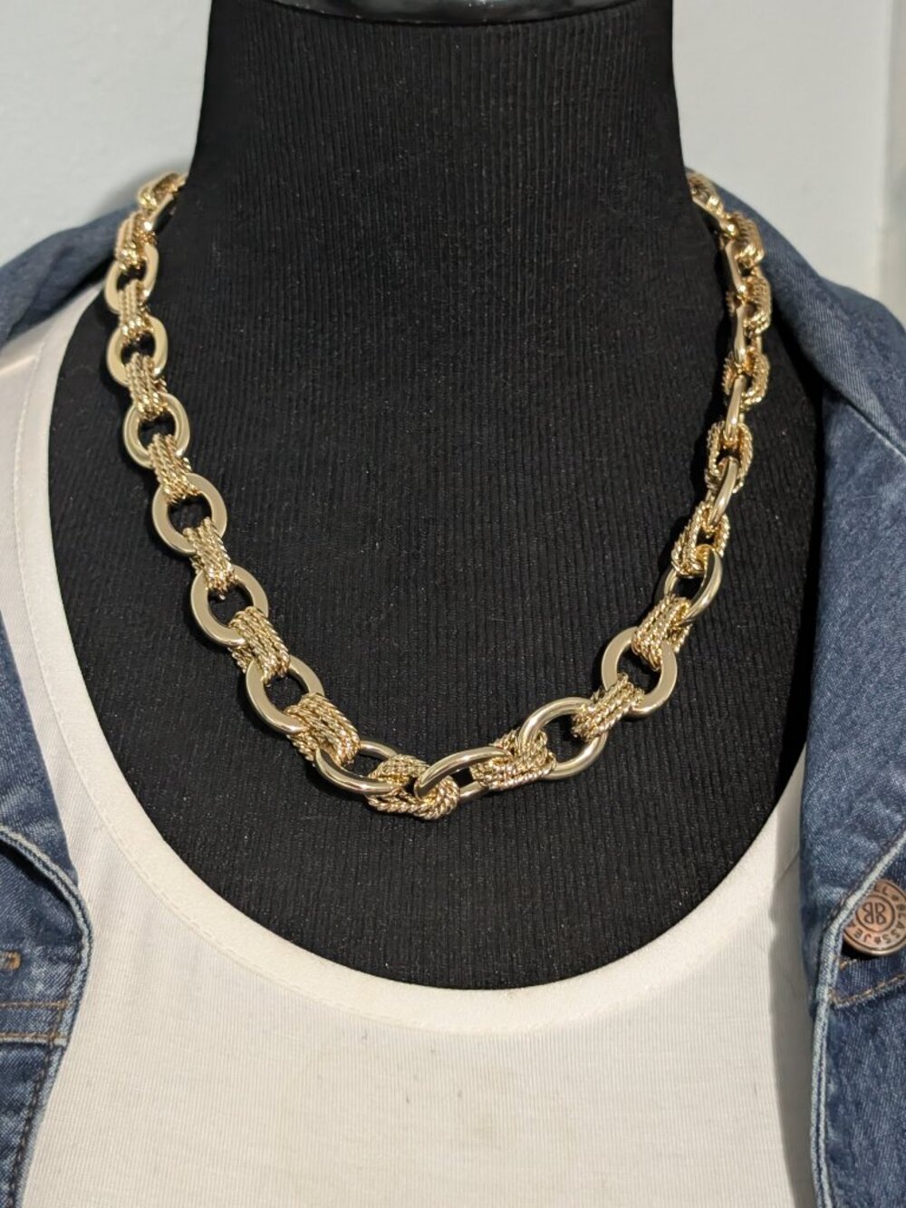 Talbots Polished Gold Link Chain Necklace - Picture 3 of 6